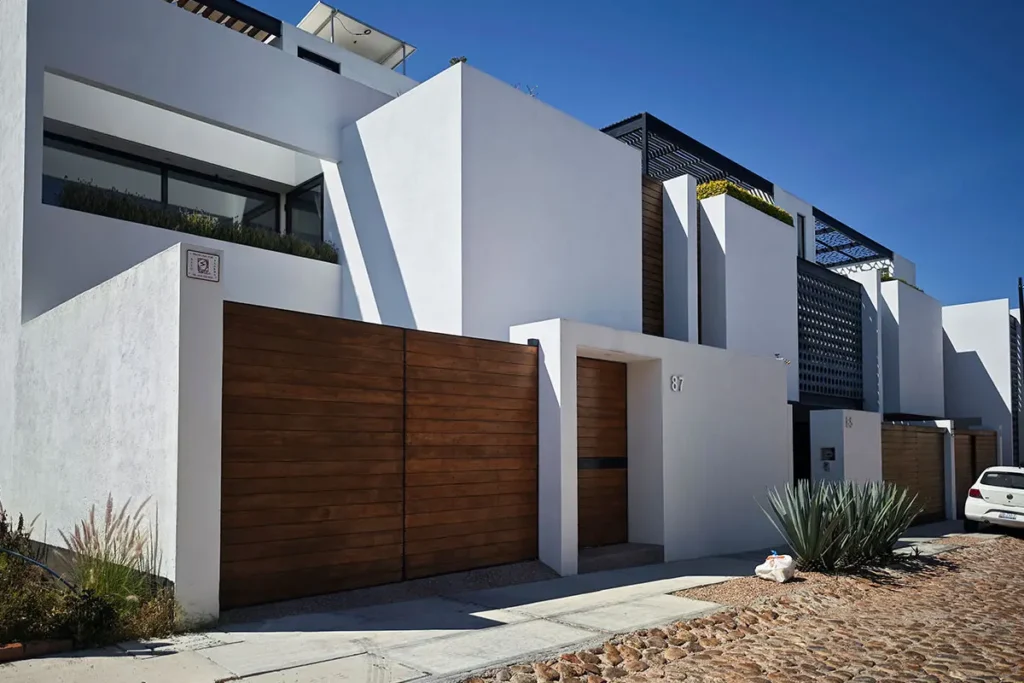 Modern contemporary homes in El Paraiso San Miguel de Allende
