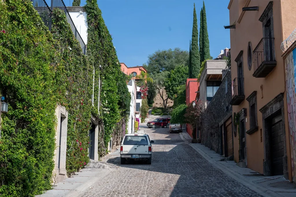 Cobblestone street with colonial homes in Ojo de Agua San Miguel de Allende